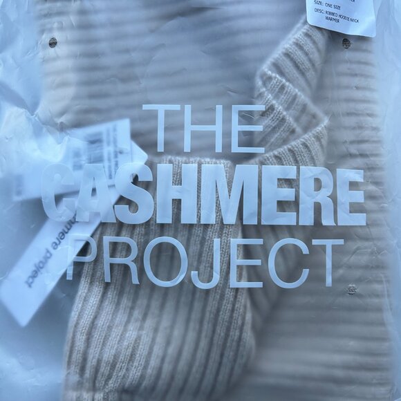 Ribbed Hoodie Neck Warmer - Creamy Heather - Picture 2 of 6